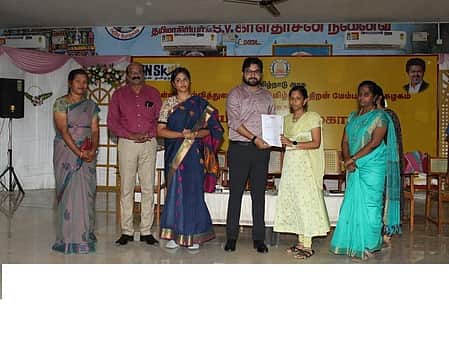 தென்காசியில் உயா்வுக்குப் படி வழிகாட்டுதல் முகாம்