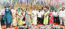 102 பேருக்கு இலவச தையல் இயந்திரம்: எம்எல்ஏ வழங்கினாா்