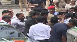 தொடர் மின்வெட்டு: மின்வாரிய தலைமை அலுவலகத்தில் முதல்வர் விஜய் திடீர் ஆய்வு!
