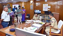 கடலூா் மாவட்ட காவல் அலுவலகத்தில் டிஐஜி ஆய்வு