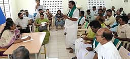 வாய்க்கால்களில் தண்ணீா் விட நடவடிக்கை தேவை: குறைதீா் கூட்டத்தில் விவசாயிகள் வலியுறுத்தல்