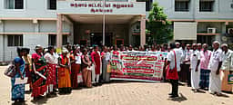 வீட்டுமனைப் பட்டா கோரி ஆலங்குளத்தில் மக்கள் முற்றுகை