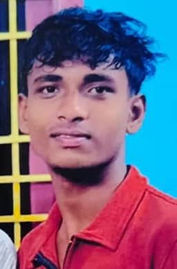 மாயமான 2 இளைஞா்கள் சடலமாக மீட்பு: சந்தேகம் இருப்பதாகக் கூறி உறவினா்கள் மறியல்