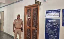 கடலூா் மாநகராட்சி ஆணையருக்கு தனிப்பட்ட
போலீஸ் பாதுகாப்பு: திமுகவினா் மீது வழக்குப் பதிவு