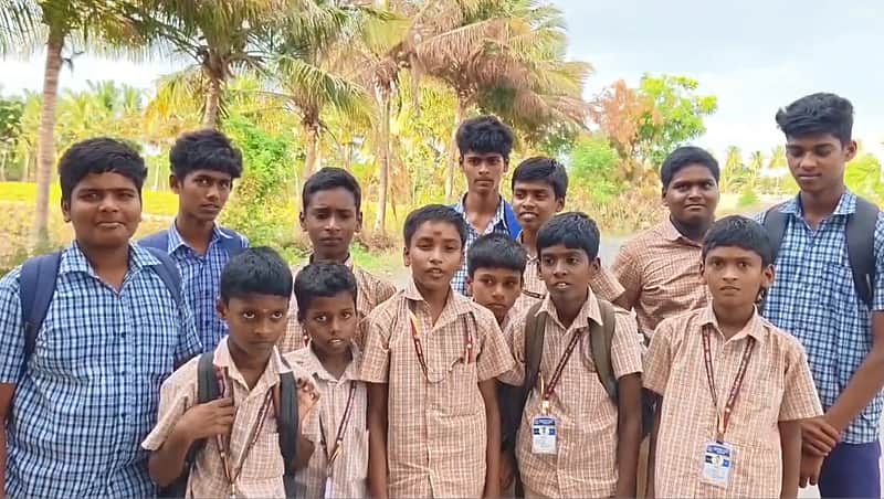 பள்ளி மாணவர்கள்
