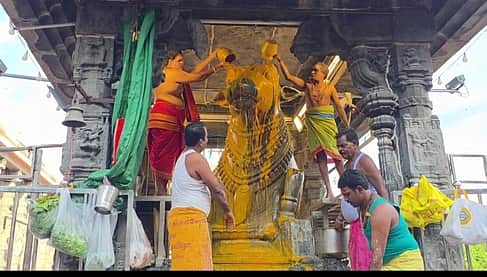 சிவன் கோயில்களில் பிரதோஷ சிறப்பு வழிபாடுகள்