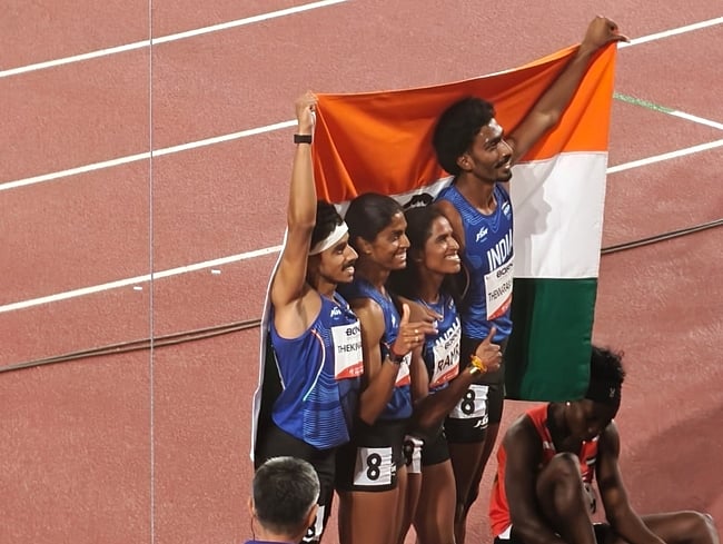 ஆசிய விளையாட்டு: 400 மீ. தொடர் ஓட்டத்தில் இந்தியாவுக்கு வெள்ளிப் பதக்கம்!
