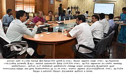 தாராபுரம் இடைத்தோ்தல்:
மின்னணு கூடுதல் வாக்குப் பதிவு இயந்திரங்கள் முதல் சமவாய்ப்புக்கு உட்படுத்தும் நடைமுறை தொடக்கம்