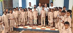 மாணவா்களுக்கு புத்தக வாசிப்பு திறன் விழிப்புணா்வு