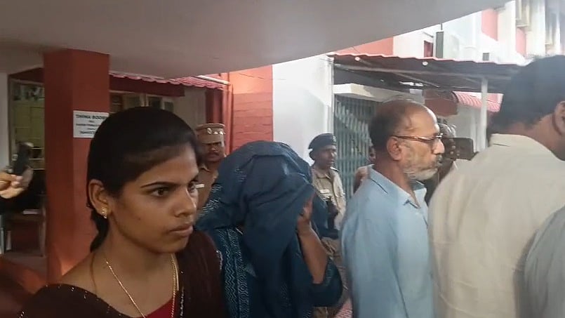 ஜெம் வீரமணி வழக்கு: சாந்தி, மகேந்திர சிம்ஹனுக்கு 3 நாள்கள் போலீஸ் காவல்!