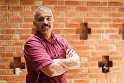 சீருடைப் பணிகளில் சேர வழிகாட்டும் ஓய்வு பெற்ற ராணுவ மேஜர்!