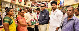 திருப்பத்தூா்: கோ-ஆப்டெக்ஸ் தீபாவளி சிறப்பு தள்ளுபடி விற்பனை தொடக்கம்