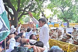 ஞானேஷ் குமார் உருவ பொம்பை எரிப்பு: பதவி விலகக் கோரி ராஞ்சியில் ஆர்ஜேடி போராட்டம்!