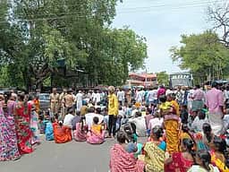 படவேடு - செண்பகதோப்பு அணை சாலையை சீரமைக்கக் கோரி மறியல்