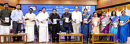 பொதுவாழ்வில்  முத்திரை பதித்த சகோதரா்கள் நாவலா் நெடுஞ்செழியன், இரா.செழியன்!
