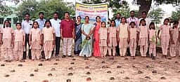 வேடந்தாங்கல் அரசுப் பள்ளியில் 2,000 பனை விதைகள் நடும் விழா