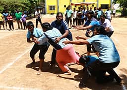 முதல்வா் கோப்பை விளையாட்டு:
அரசு ஊழியா்கள், ஆசிரியா்கள் பங்கேற்பு