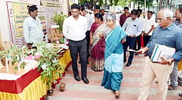 காஞ்சிபுரத்தில் 21 விவசாயிகளுக்கு ரூ. 21 லட்சத்தில் நலத் திட்ட உதவிகள்: ஆட்சியா் வழங்கினாா்