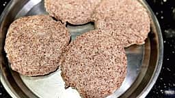 சோள கேழ்வரகு அவல் இட்லி