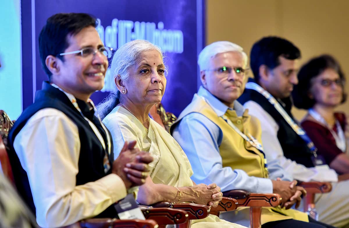 சென்னை ஐஐடியின் ஸ்டாா்ட்அப் நிறுவனங்களுக்கு ரூ.1,000 கோடி:
நிதியமைச்சா் முன்னிலையில் திட்டம் தொடக்கம்
