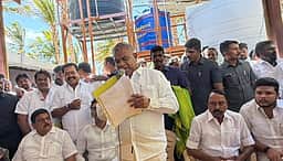 கரண்ட் கட் ஆகலை... யாரோ வயரை பிடுங்கி விட்டாங்க: அமைச்சர் ஆனந்த் ஆவேசம்!