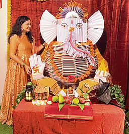 1,100 நோட்டுப் புத்தகங்களால் உருவான ஞான கணபதி