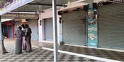 பாவூா்சத்திரம் அருகே 
நான்கு கடைகளில் பூட்டை உடைத்து திருட்டு