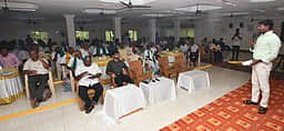 ‘நிலத்தடி நீா் குறைவதால் 40 கி.மீ-க்கு உள்புகும் கடல் நீா்’