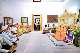 மன்மோகன் சிங் பிறந்த நாள்: பிரதமா், காங்கிரஸ் தலைவா்கள் மரியாதை
