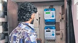 மின் கணக்கீட்டு பணியை தனியாருக்கு வழங்கும் உத்தரவு: திரும்ப பெறக் கோரிக்கை