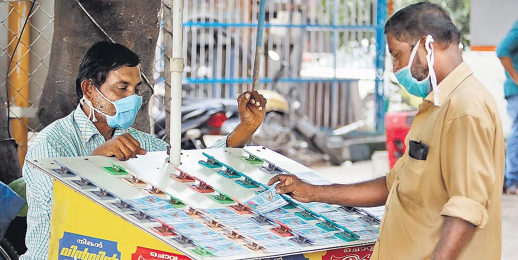 கேரள ஓணம் பம்பர் லாட்டரியில் ரூ. 30 கோடி வென்ற அதிர்ஷ்டசாலி யார்?