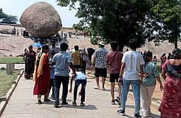 மாமல்லபுரத்தில் குவிந்த சுற்றுலாப் பயணிகள்!