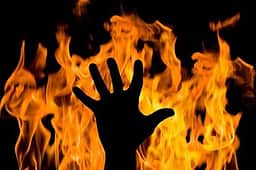 நொய்டாவில் ஐஜிஎல் எரிவாயு குழாய் கசிவால் தீ விபத்து