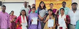 52 பேருக்கு உயா்கல்வி சோ்க்கை ஆணை: ராணிப்பேட்டை ஆட்சியா் வழங்கினாா்