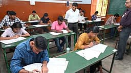 திருவள்ளூா்: 2,754 போ் பங்கேற்று தோ்வு எழுதினர்!