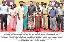 கரூா் மாவட்டத்தில் 1,445 குழந்தைகளுக்கு தாய்மாமன் தங்க மோதிரம்