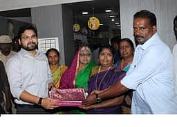 தீபாவளி சிறப்பு விற்பனை:
தென்காசி கோஆப்டெக்ஸ் 
விற்பனை இலக்கு ரூ.50 லட்சம்
