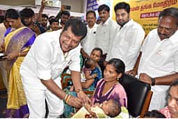 தாய்மாமன் தங்க மோதிர திட்டம் தொடக்கம்: ஈரோடு மாவட்டத்தில் 1,505 குழந்தைகள் பயன்