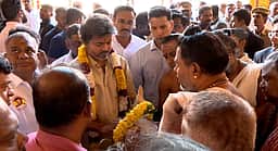 மதுரை மீனாட்சி அம்மன் கோயிலில் முதல்வர் விஜய் சாமி தரிசனம்!