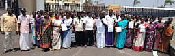 வீட்டுமனை வழங்கியதில் முறைகேடு: மாவட்ட வருவாய் அலுவலரிடம் மனு