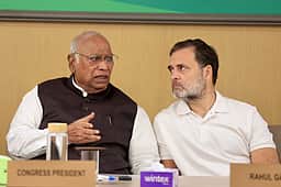 ஆபத்தில் ஜனநாயகம்; முழு வலிமையுடன் பாதுகாப்போம்! ராகுல் காந்தி