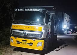 அனுமதியின்றி கூடுதல் கனிமம் ஏற்றிச் சென்ற லாரி பறிமுதல்