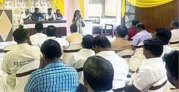 புதிய பேருந்து நிலைய வியாபாரிகளுடன் ஆலோசனை