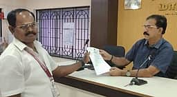 நெல்லை நகரத்தில் தூா்வாராத ஓடைகளால் குடியிருப்புகளில் புகும் பாம்புகள் மாநகராட்சி குறைதீா் முகாமில் மனு