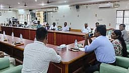 ரேஷன் அரிசி கடத்தல்: 
கம்பத்தில் தமிழக-கேரள அதிகாரிகள் ஆலோசனை