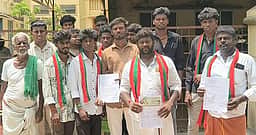 சமுதாய நிலங்களை 
மீட்கக் கோரி மனு