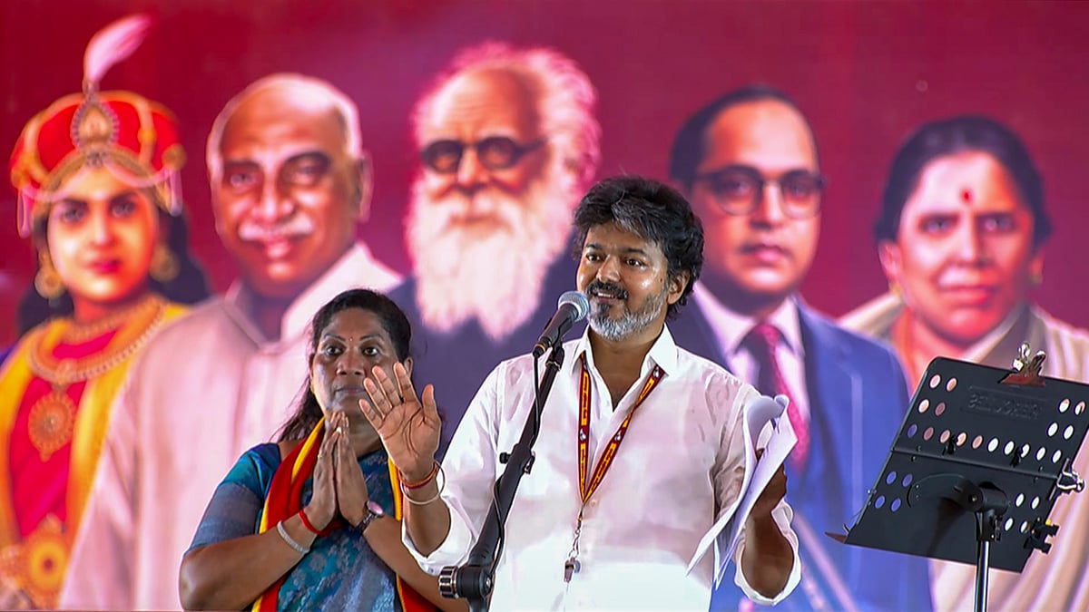 இரண்டு சட்டப்பேரவைத் தொகுதிகளிலும் தீர்ப்பு எப்படி இருக்கும் என்று சொன்னால் இந்திய நாடே வியக்கத்தகு நாளாக அமையும் என்று கூறி அவருடைய உரையை நிறைவு செய்தார்.