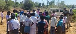 கடையம் அருகே மயான சாலையை சீரமைக்கக் கோரி மறியல் முயற்சி