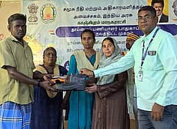 தூய்மைப் பணியாளா்களுக்கு நலத்திட்ட முகாம்