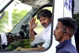 இடைத்தேர்தலை முன்னிட்டு முதல்வர் விஜய் பிரசாரம் - புகைப்படங்கள்